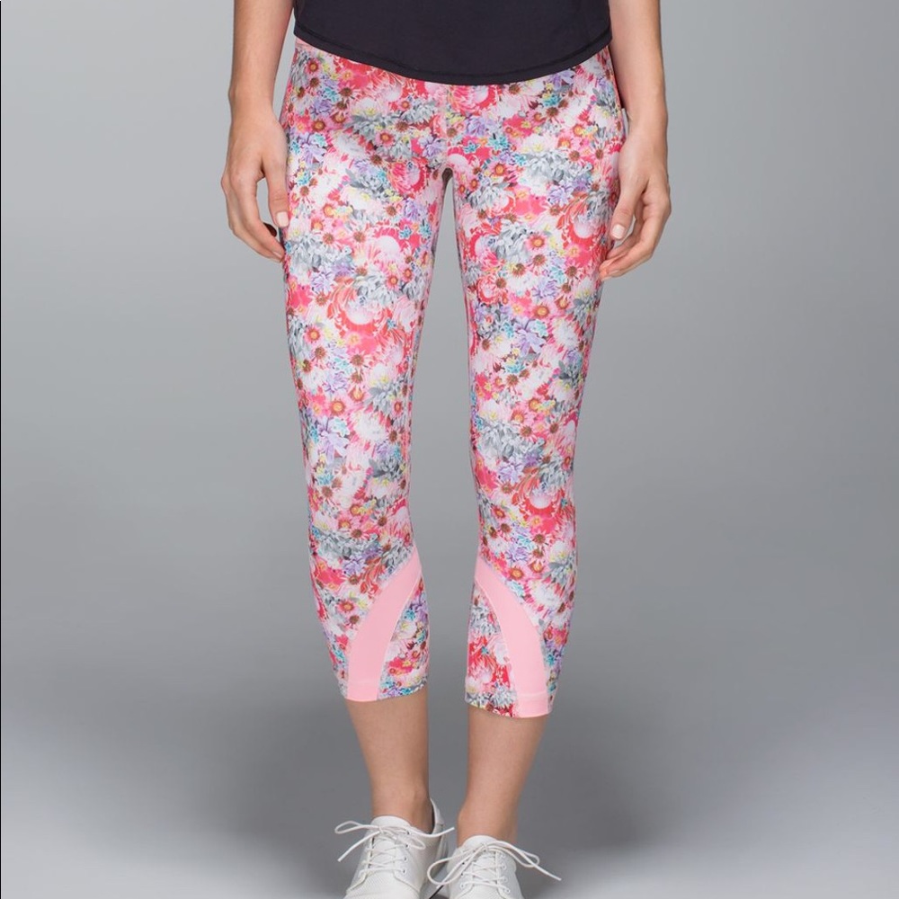 EUC Lululemon floral Inspire II size 10